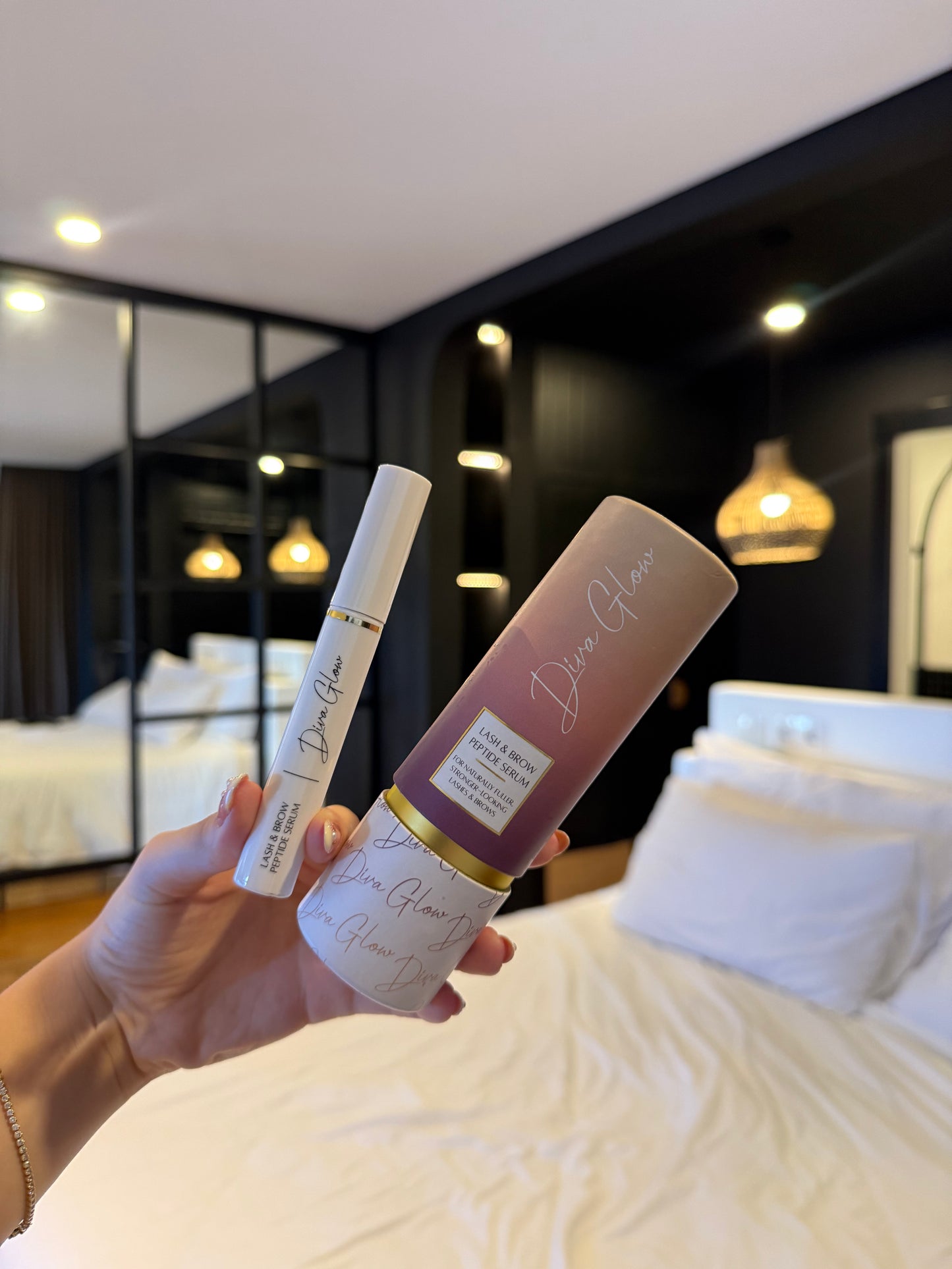 Diva Glow™ серум за растеж на мигли и вежди